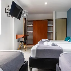 Ayenda 1228 Balcones De La 70 Medellin